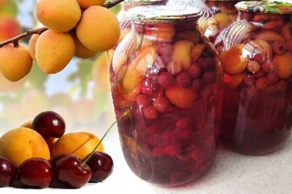 Компот із абрикосів і вишні