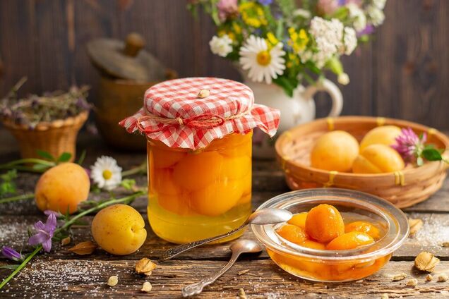 Абрикосовий компот без стерилізації