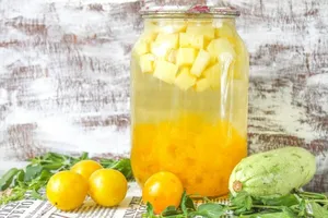 Компот из алычи и кабачков - пошаговый рецепт Компот из алычи и кабачков - пошаговый рецепт