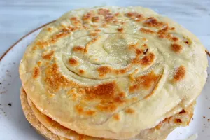 Катлама с луком на сковороде - пошаговый рецепт Катлама с луком на сковороде - пошаговый рецепт