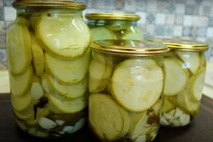 Мариновані кабачки з гвоздикою - покроковий рецепт Мариновані кабачки з гвоздикою - покроковий рецепт