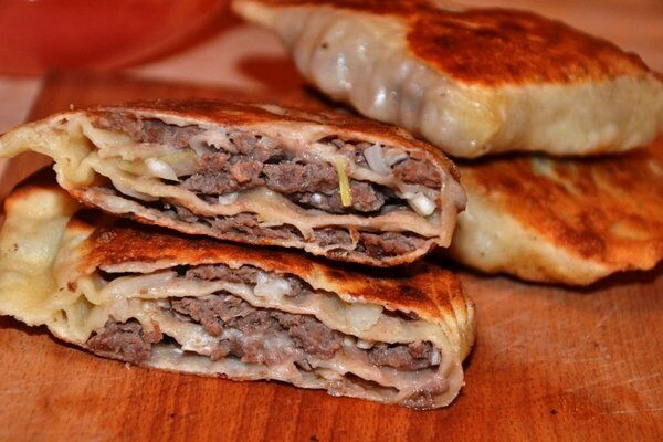 Катлама з фаршем