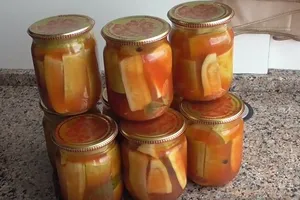 Мариновані кабачки з кетчупом "чилі" - покроковий рецепт Мариновані кабачки з кетчупом "чилі" - покроковий рецепт