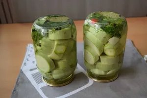 Маринованные кабачки без стерилизации - пошаговый рецепт Маринованные кабачки без стерилизации - пошаговый рецепт