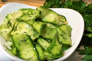 Мариновані кабачки за годину - покроковий рецепт Мариновані кабачки за годину - покроковий рецепт