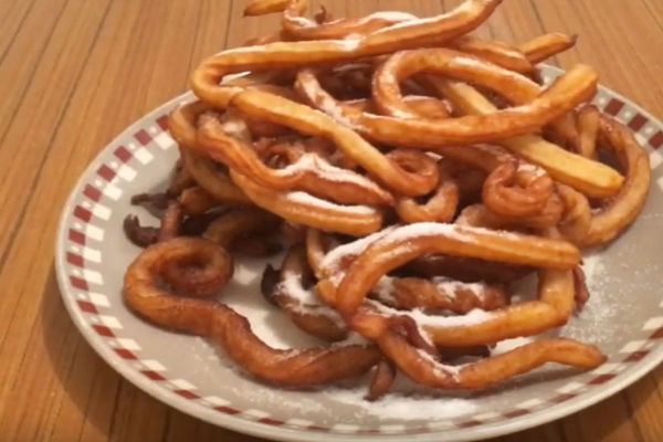 Чурос із яйцями