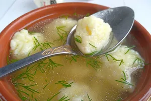 Клецки с манкой - пошаговый рецепт Клецки с манкой - пошаговый рецепт