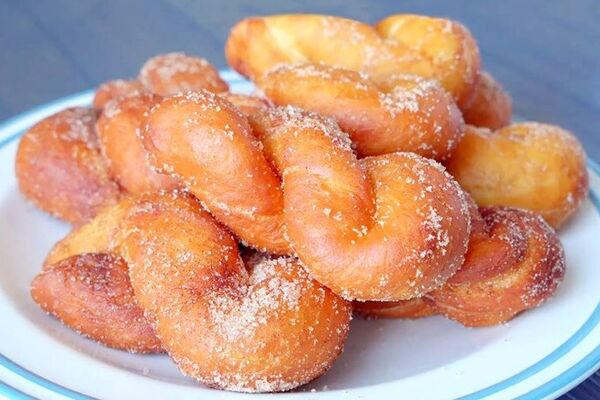 Цукрові пончики