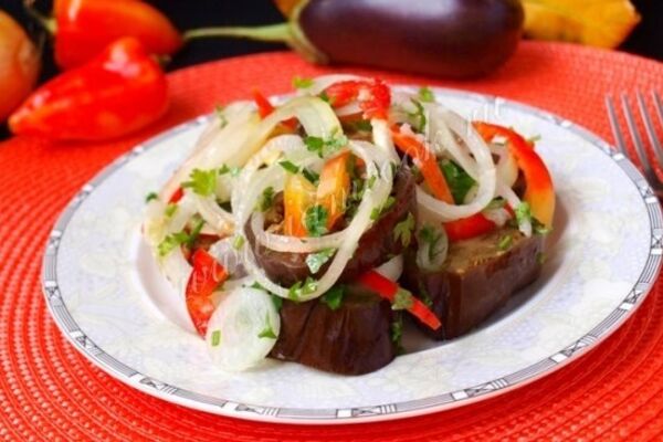Квашеные баклажаны с помидорами