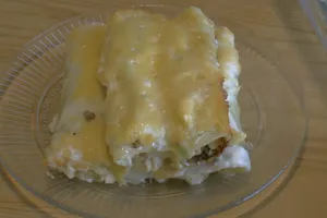 Канелоні з курячим фаршем - покроковий рецепт Канелоні з курячим фаршем - покроковий рецепт