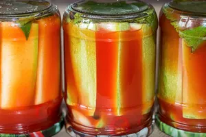 Мариновані кабачки "Кривава Мері" - покроковий рецепт Мариновані кабачки "Кривава Мері" - покроковий рецепт