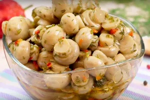 Мариновані печериці по-домашньому - покроковий рецепт Мариновані печериці по-домашньому - покроковий рецепт
