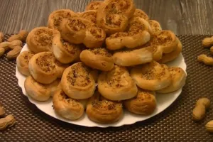 Ушки с сюрпризом - пошаговый рецепт Ушки с сюрпризом - пошаговый рецепт