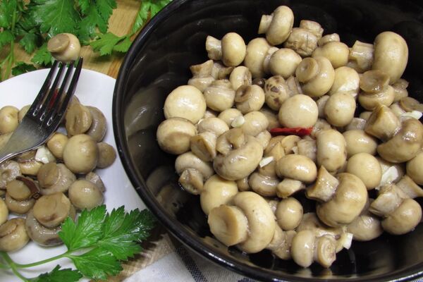 Шампиньоны с уксусом