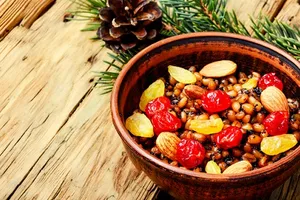 Різдвяна кутя з халвою - покроковий рецепт Різдвяна кутя з халвою - покроковий рецепт
