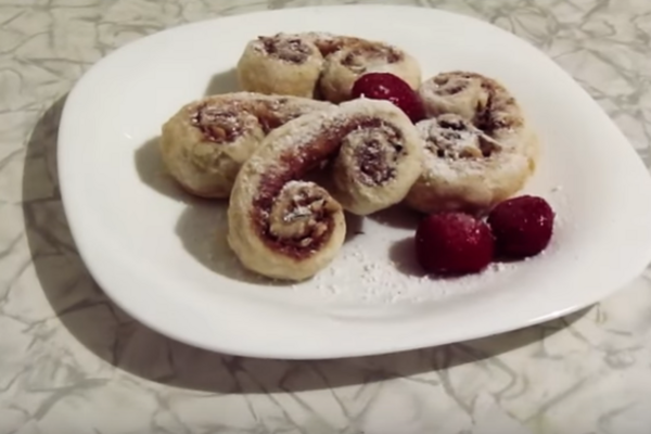 Вушка з горіхами