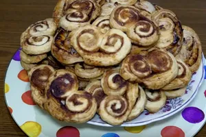 Горіхові вушка з корицею - покроковий рецепт Горіхові вушка з корицею - покроковий рецепт