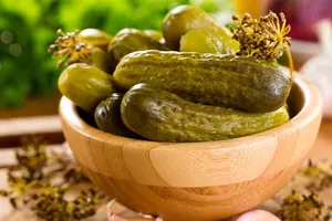Маринованные огурцы с укропом и уксусом - пошаговый рецепт Маринованные огурцы с укропом и уксусом - пошаговый рецепт