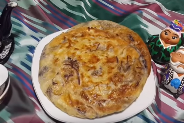 Катлама з ріпчастою цибулею