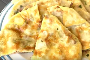 Бюджетная катлама с зеленым луком - пошаговый рецепт Бюджетная катлама с зеленым луком - пошаговый рецепт