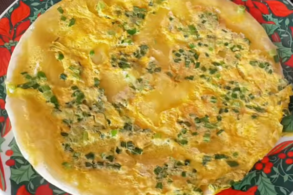 Катлама с яйцами и зеленью