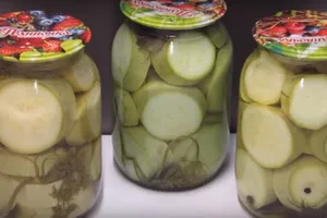 Мариновані кабачки з зеленню і перцем - покроковий рецепт Мариновані кабачки з зеленню і перцем - покроковий рецепт