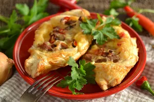 Слойки с мясом - пошаговый рецепт Слойки с мясом - пошаговый рецепт