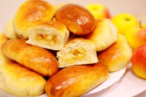 Пирожки с яблоками - пошаговый рецепт Пирожки с яблоками - пошаговый рецепт