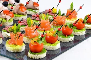 Канапе на шпажках - пошаговый рецепт Канапе на шпажках - пошаговый рецепт