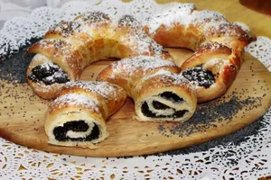 Рогалики с маком - пошаговый рецепт Рогалики с маком - пошаговый рецепт
