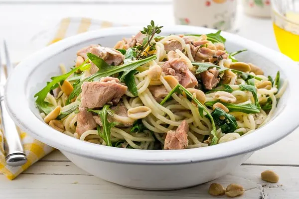 спагетти с тунцом в сливочном соусе