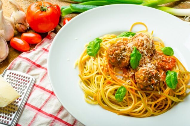 Спагетти с фрикадельками