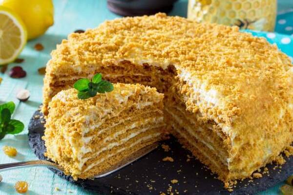 ''Медовик'' классический