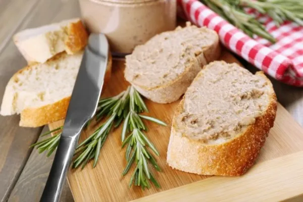 Паштет з курячої печінки - покроковий рецепт з фото