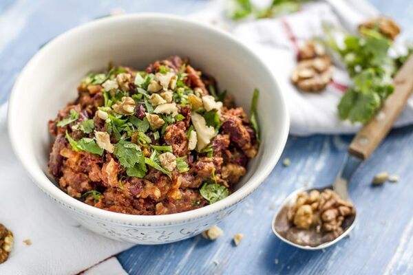 Лобіо з горіхами