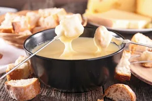 Сырное фондю - пошаговый рецепт Сырное фондю - пошаговый рецепт