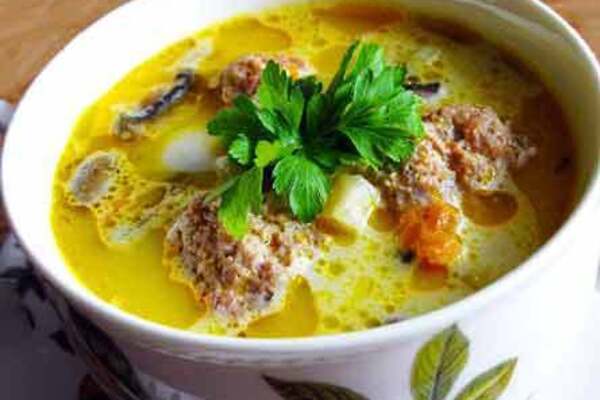 Сирний суп з фрикадельками