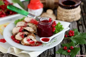 Соус из красной смородины - пошаговый рецепт Соус из красной смородины - пошаговый рецепт