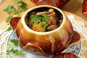 Картопля в горщиках з м'ясом і грибами - покроковий рецепт Картопля в горщиках з м'ясом і грибами - покроковий рецепт