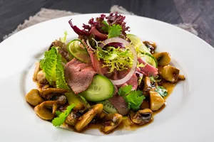 Салат с говядиной и грибами - пошаговый рецепт Салат с говядиной и грибами - пошаговый рецепт