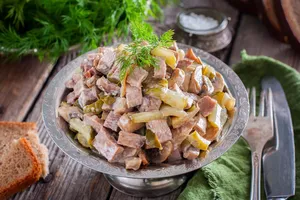 Салат с языком и грибами - пошаговый рецепт Салат с языком и грибами - пошаговый рецепт