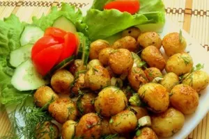 Молодая жареная картошка - пошаговый рецепт Молодая жареная картошка - пошаговый рецепт