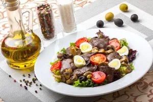 Салат з курячою печінкою - покроковий рецепт Салат з курячою печінкою - покроковий рецепт