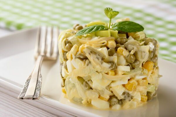 Салат с грибами и сыром