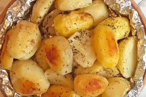 Картошка в фольге - пошаговый рецепт Картошка в фольге - пошаговый рецепт