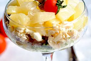 Салат с ананасами и грибами - пошаговый рецепт Салат с ананасами и грибами - пошаговый рецепт
