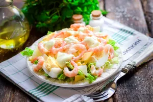 Салат с ананасами и креветками - пошаговый рецепт Салат с ананасами и креветками - пошаговый рецепт