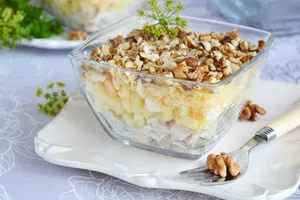 Салат с орехами и курицей - пошаговый рецепт Салат с орехами и курицей - пошаговый рецепт