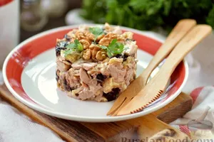 Салат с черносливом и орехами - пошаговый рецепт Салат с черносливом и орехами - пошаговый рецепт