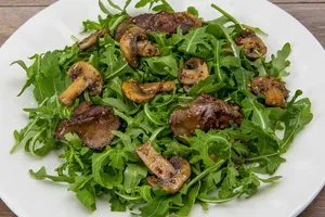 Салат с печенью и рукколой - пошаговый рецепт Салат с печенью и рукколой - пошаговый рецепт